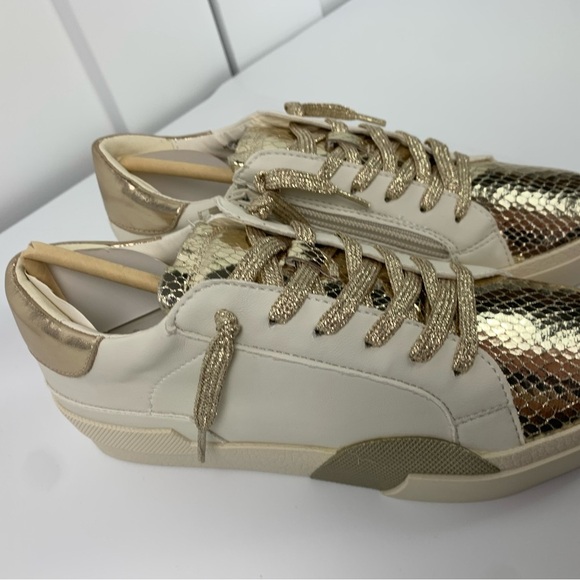 NEW DV Dolce Vita Peeka Girl's Size 5 Sneaker Gold Slip On - Picture 3 of 10